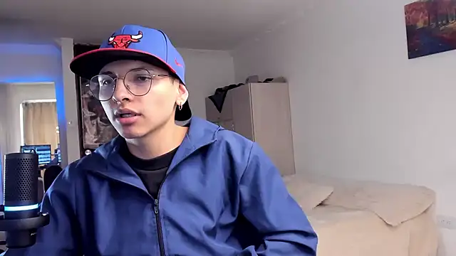 a lejandro 0 8 online show from 12/09/24, 07:39