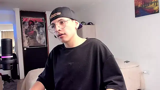 a lejandro 0 8 online show from 12/11/24, 07:03