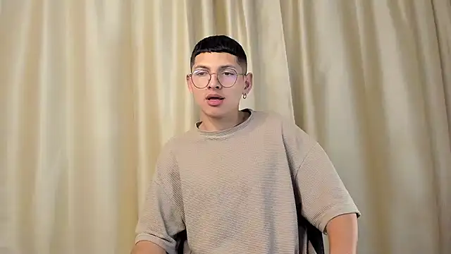 a lejandro 0 8 online show from 01/19/25, 05:05