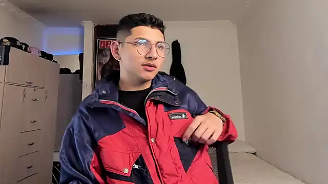 a lejandro 0 8 online show from 01/21/25, 02:00