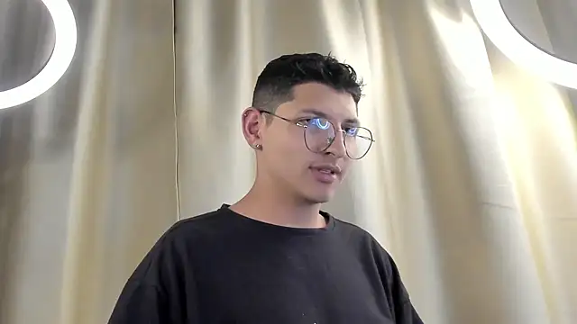 a lejandro 0 8 online show from 02/06/25, 08:07