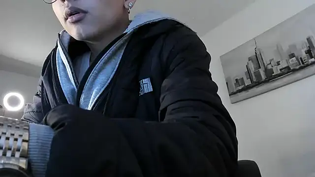 a lejandro 0 8 online show from 03/13/25, 02:55