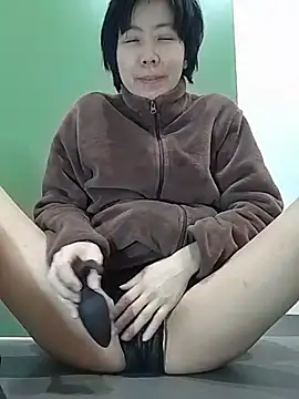 Snapshot of muuna9999 chatting on 02/14/26, 12:29 muuna9999 online show from 02/14/26, 12:29