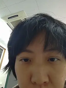 Snapshot of muuna9999 chatting on 02/18/26, 12:12 muuna9999 online show from 02/18/26, 12:12