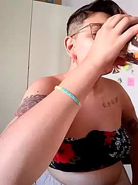 ConeNella online show from 01/04/25, 06:30