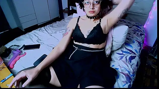 ConeNella online show from 10/10/25, 05:23