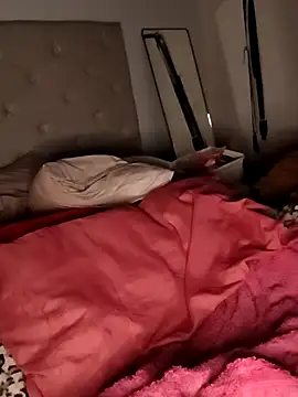 ConeNella online show from 11/04/25, 01:48