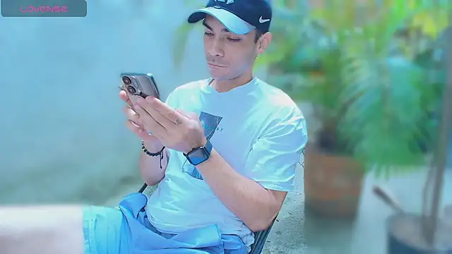 sexyboycolombi4 online show from 06/15/26, 08:22
