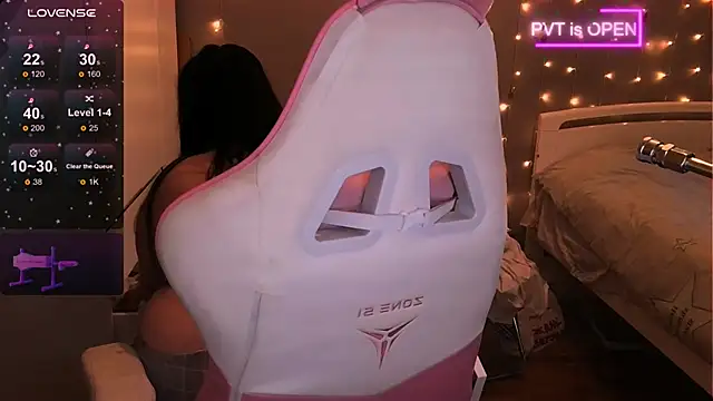 Snapshot of og_maddison chatting on 02/24/25, 02:04 og maddison online show from 02/24/25, 02:04