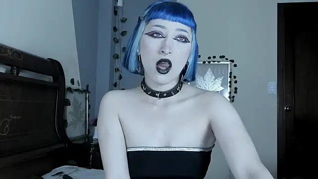 Snapshot of BlueBerry____ chatting on 09/17/25, 08:32 BlueBerry     online show from 09/17/25, 08:32