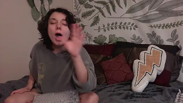 punkpuppy  online show from 12/28/24, 10:13