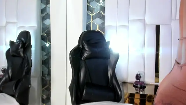 lia mariana online show from 03/06/26, 05:04