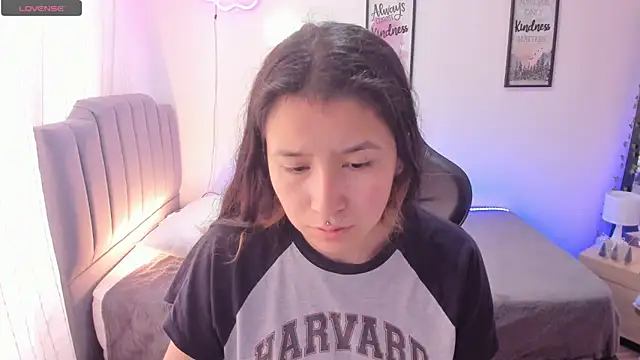 Snapshot of Amy_joones chatting on 12/28/24, 01:59 Amy joones online show from 12/28/24, 01:59
