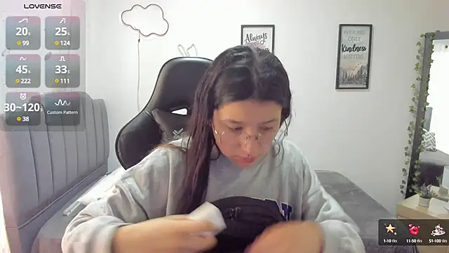 Snapshot of Amy_joones chatting on 01/08/25, 12:58 Amy joones online show from 01/08/25, 12:58
