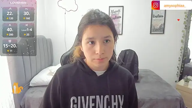 Snapshot of Amy_joones chatting on 01/17/25, 01:56 Amy joones online show from 01/17/25, 01:56