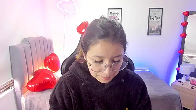 Snapshot of Amy_joones chatting on 02/14/25, 01:40 Amy joones online show from 02/14/25, 01:40