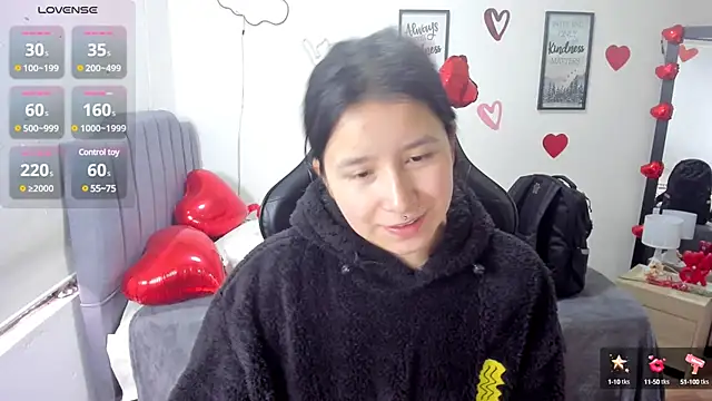Snapshot of Amy_joones chatting on 02/18/25, 01:22 Amy joones online show from 02/18/25, 01:22