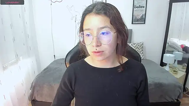 Snapshot of Amy_joones chatting on 09/13/25, 12:27 Amy joones online show from 09/13/25, 12:27