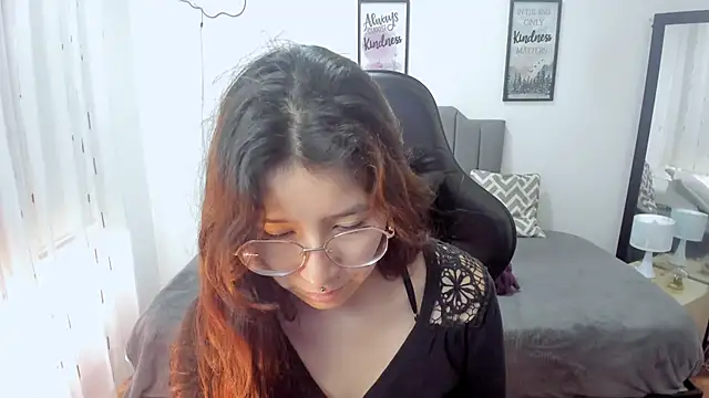 Snapshot of Amy_joones chatting on 09/29/25, 12:54 Amy joones online show from 09/29/25, 12:54