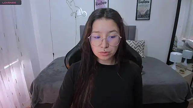 Snapshot of Amy_joones chatting on 10/18/25, 02:18 Amy joones online show from 10/18/25, 02:18