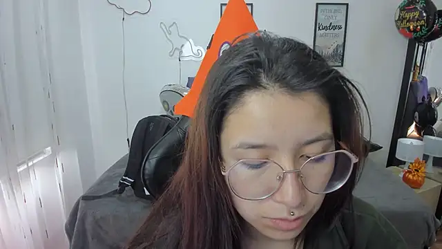 Amy joones online show from 10/27/25, 12:42