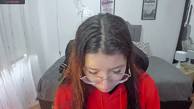 Amy joones online show from 11/04/25, 01:54