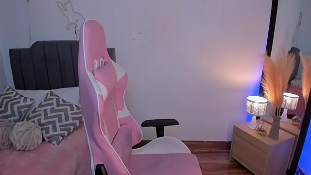 Amy joones online show from 04/20/26, 11:24