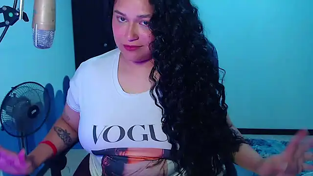 Snapshot of Luciernaga18 chatting on 10/08/25, 01:58 Luciernaga18 online show from 10/08/25, 01:58