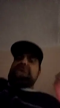 Miguel16i online show from 10/25/25, 03:58