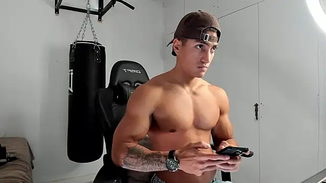 dan01  online show from 11/03/25, 02:18