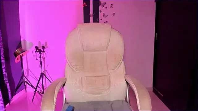 CandyLatinHott online show from 10/12/25, 09:14