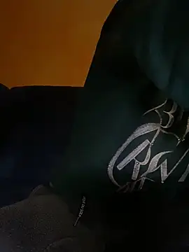 Snapshot of ToAnWTW chatting on 10/31/25, 10:33 ToAnWTW online show from 10/31/25, 10:33