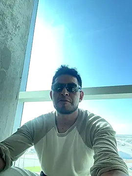 Hotwifelover7 online show from 10/27/25, 04:22