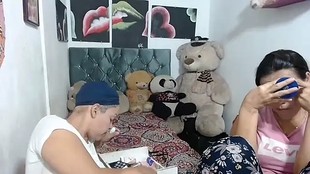 manzanahot9 online show from 03/15/25, 01:41