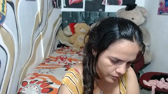 manzanahot9 online show from 02/24/26, 07:45