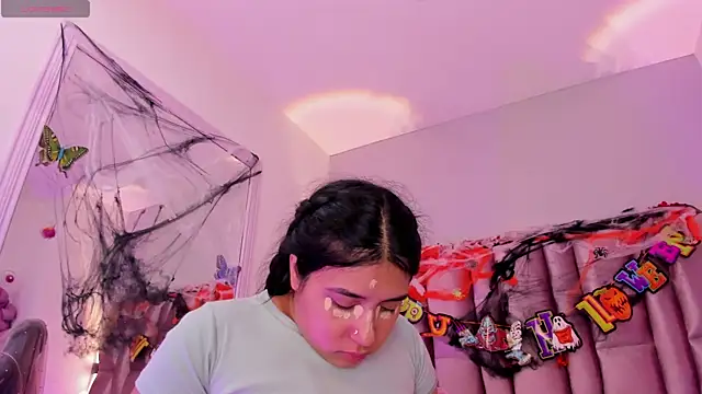 Snapshot of NikyBrookss chatting on 10/29/25, 10:50 NikyBrookss online show from 10/29/25, 10:50