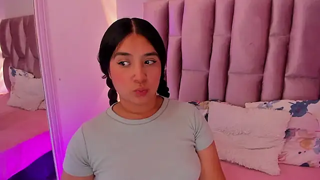 Snapshot of NikyBrookss chatting on 01/13/26, 02:28 NikyBrookss online show from 01/13/26, 02:28