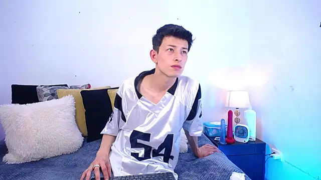 MaikCarver online show from 09/30/25, 03:44