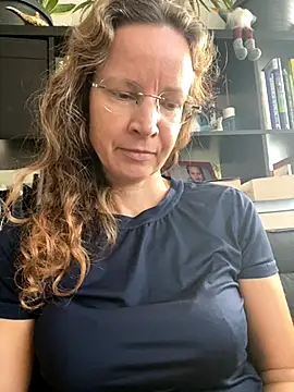 AnnikaRose online show from 10/22/25, 07:30