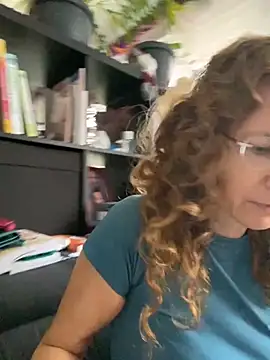 AnnikaRose online show from 10/30/25, 08:05