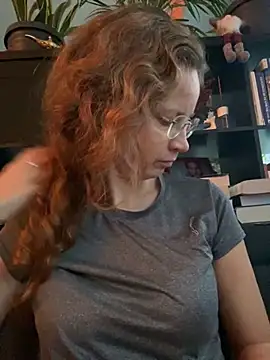 AnnikaRose online show from 11/10/25, 06:45