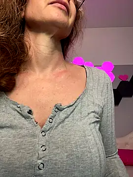 AnnikaRose online show from 12/21/25, 06:20