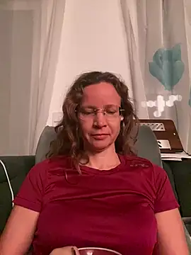 AnnikaRose online show from 01/13/26, 06:51