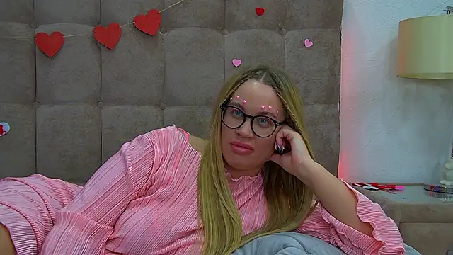 MariaNeumann online show from 02/14/25, 09:53