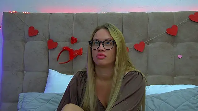 MariaNeumann online show from 02/18/25, 06:26