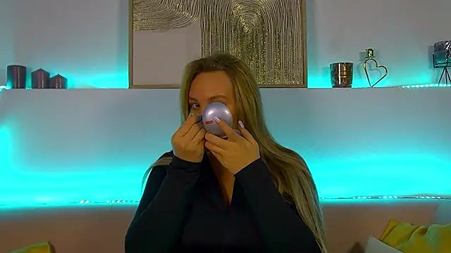 MariaNeumann online show from 02/19/25, 12:44