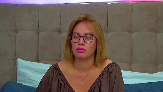 MariaNeumann online show from 09/13/25, 06:29