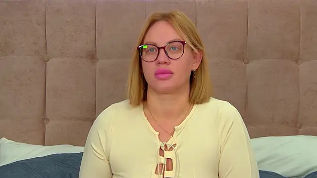 MariaNeumann online show from 09/18/25, 06:37