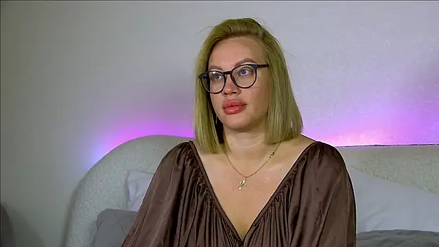 MariaNeumann online show from 10/02/25, 06:42