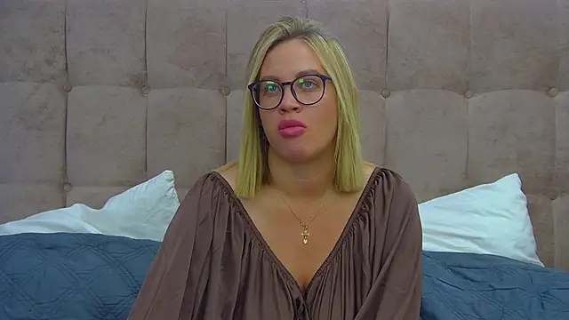 MariaNeumann online show from 11/29/25, 06:22